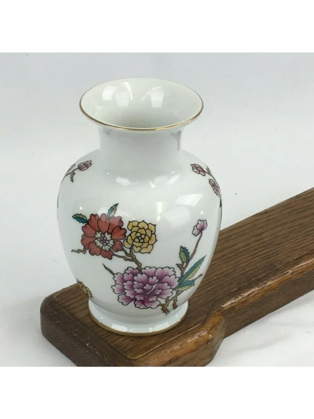Vintage Hollohaza Handpainted Floral Porcelain Vase  5 1/2
